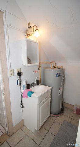 221 Grove Street, Meriden, CT 06451