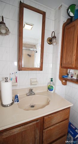 221 Grove Street, Meriden, CT 06451