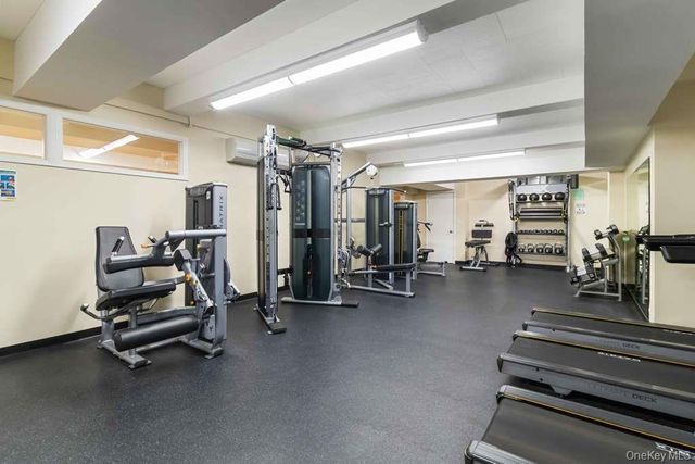 69-10 Yellowstone Boulevard 505, Forest Hills, NY 11375