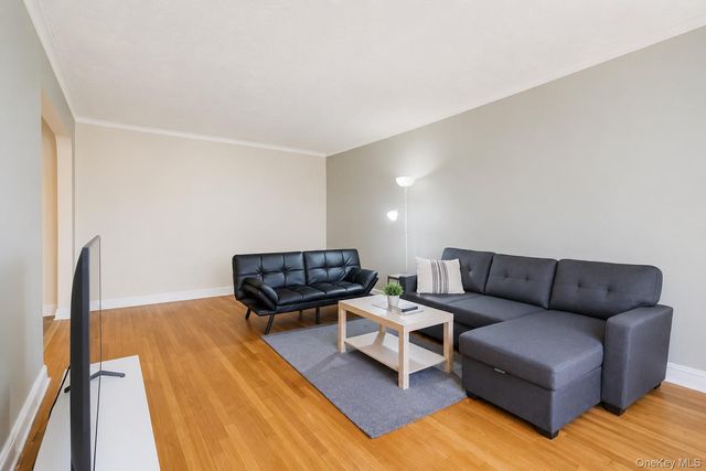 69-10 Yellowstone Boulevard 505, Forest Hills, NY 11375