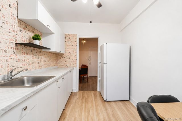 69-10 Yellowstone Boulevard 505, Forest Hills, NY 11375