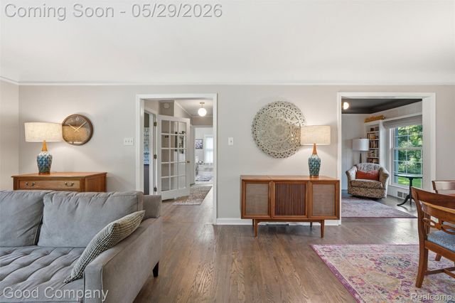 18187 Birwood Avenue, Beverly Hills Village, MI 48025