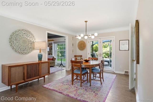 18187 Birwood Avenue, Beverly Hills Village, MI 48025