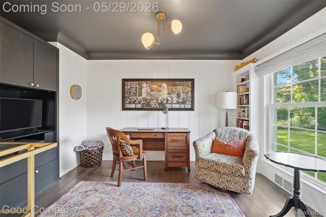 18187 Birwood Avenue, Beverly Hills Village, MI 48025