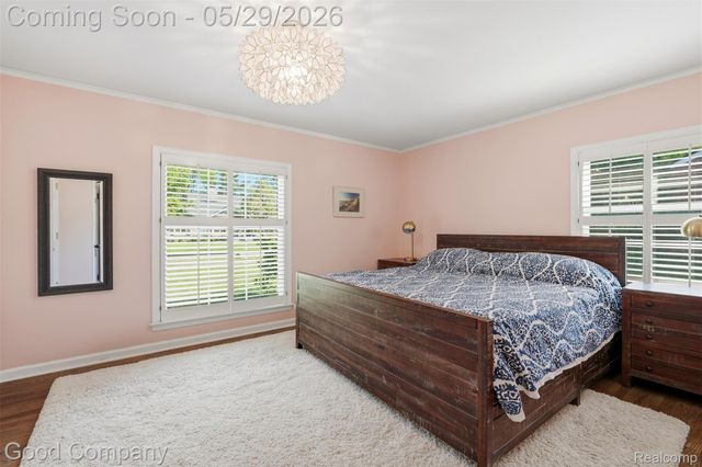 18187 Birwood Avenue, Beverly Hills Village, MI 48025