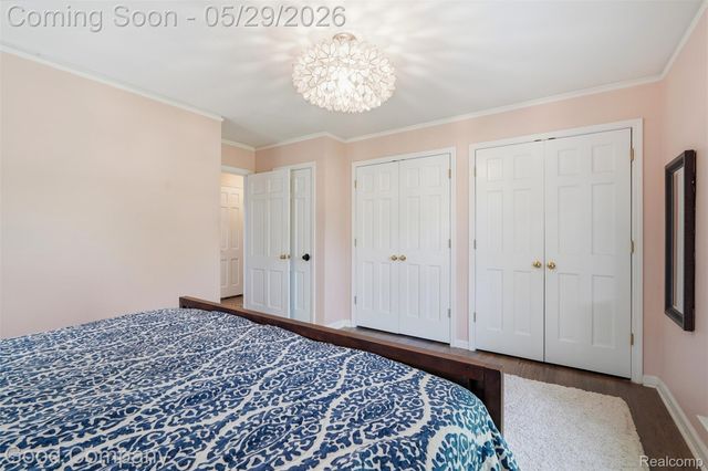 18187 Birwood Avenue, Beverly Hills Village, MI 48025