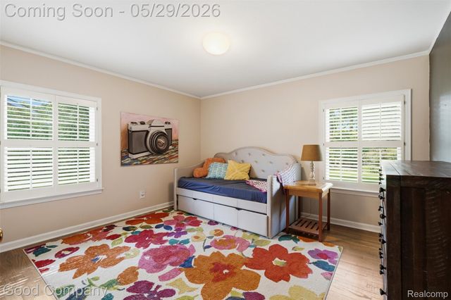 18187 Birwood Avenue, Beverly Hills Village, MI 48025