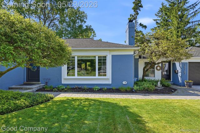 18187 Birwood Avenue, Beverly Hills Village, MI 48025