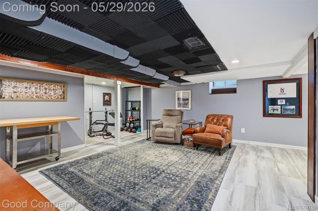 18187 Birwood Avenue, Beverly Hills Village, MI 48025