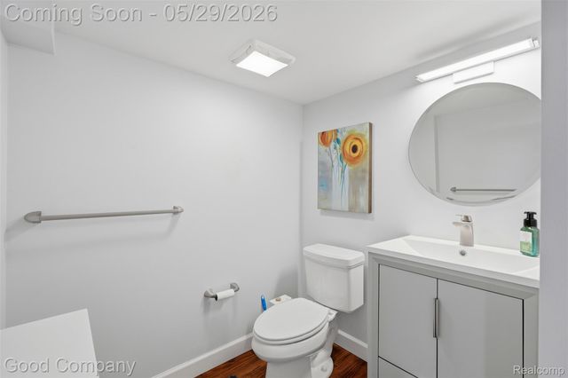 18187 Birwood Avenue, Beverly Hills Village, MI 48025