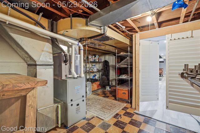 18187 Birwood Avenue, Beverly Hills Village, MI 48025