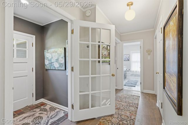18187 Birwood Avenue, Beverly Hills Village, MI 48025
