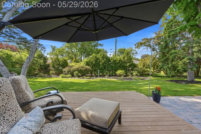 18187 Birwood Avenue, Beverly Hills Village, MI 48025