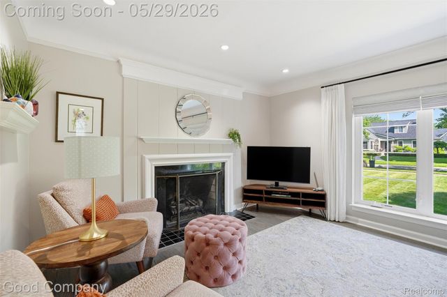 18187 Birwood Avenue, Beverly Hills Village, MI 48025