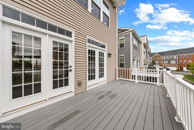 42679 ASGARD TER, Sterling, VA 20166