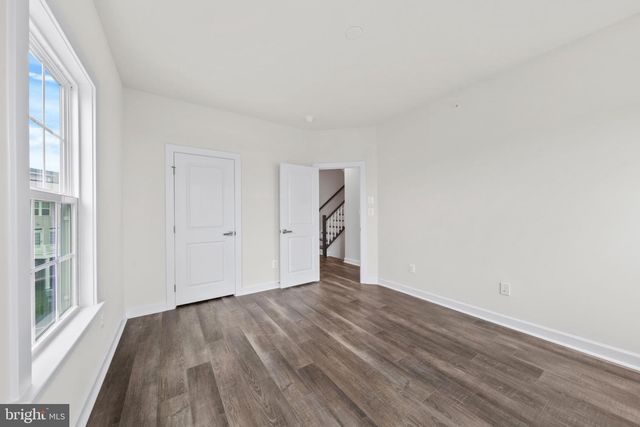 42679 ASGARD TER, Sterling, VA 20166