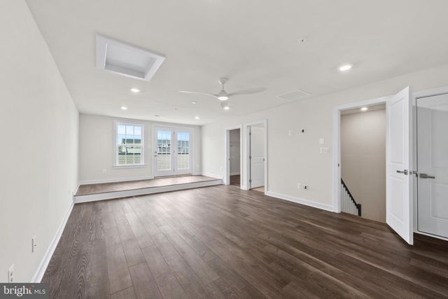 42679 ASGARD TER, Sterling, VA 20166