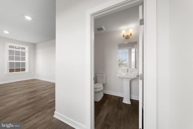 42679 ASGARD TER, Sterling, VA 20166