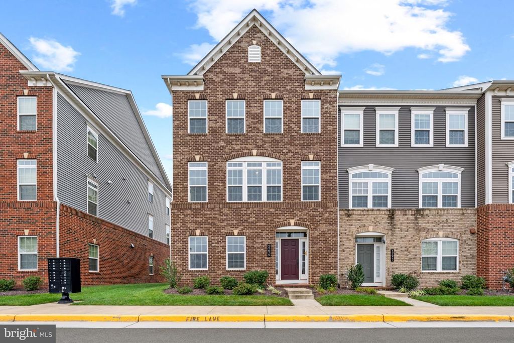 42679 ASGARD TER, Sterling, VA 20166