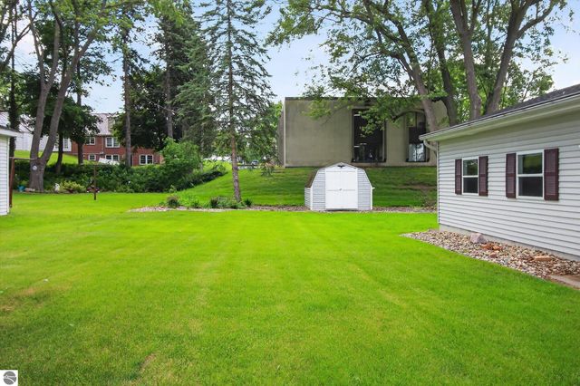 510 E Saginaw Street, St Louis, MI 48880