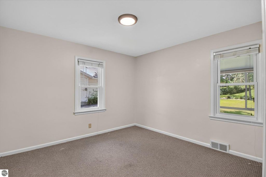 Image 16 of property listing at 510 E Saginaw Street, St Louis, MI 48880