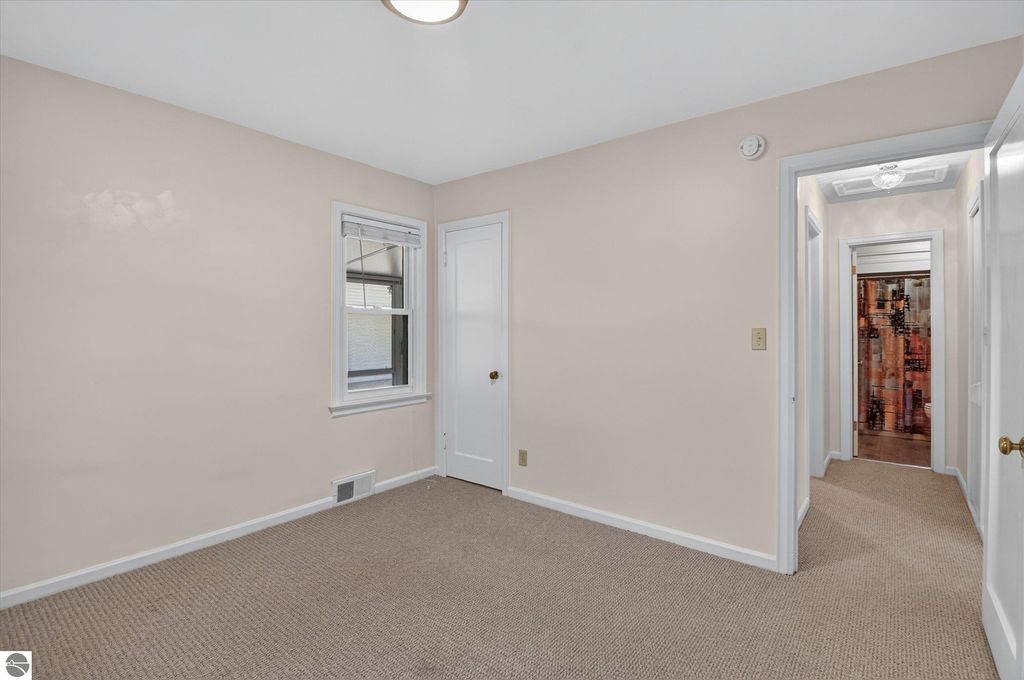 Image 17 of property listing at 510 E Saginaw Street, St Louis, MI 48880