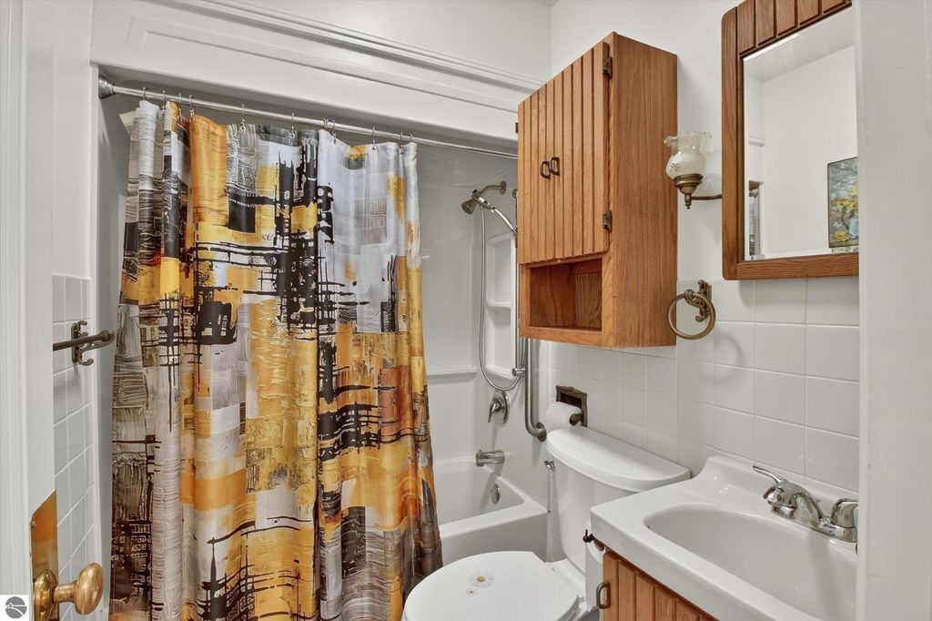 Image 20 of property listing at 510 E Saginaw Street, St Louis, MI 48880