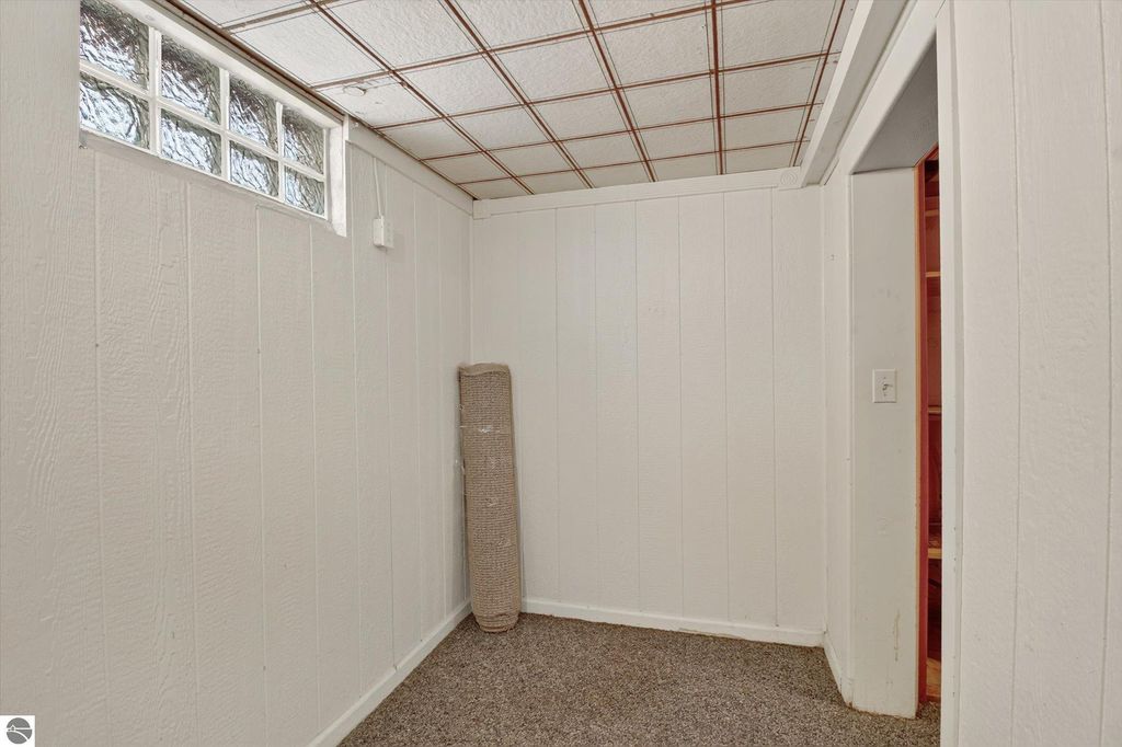 Image 33 of property listing at 510 E Saginaw Street, St Louis, MI 48880
