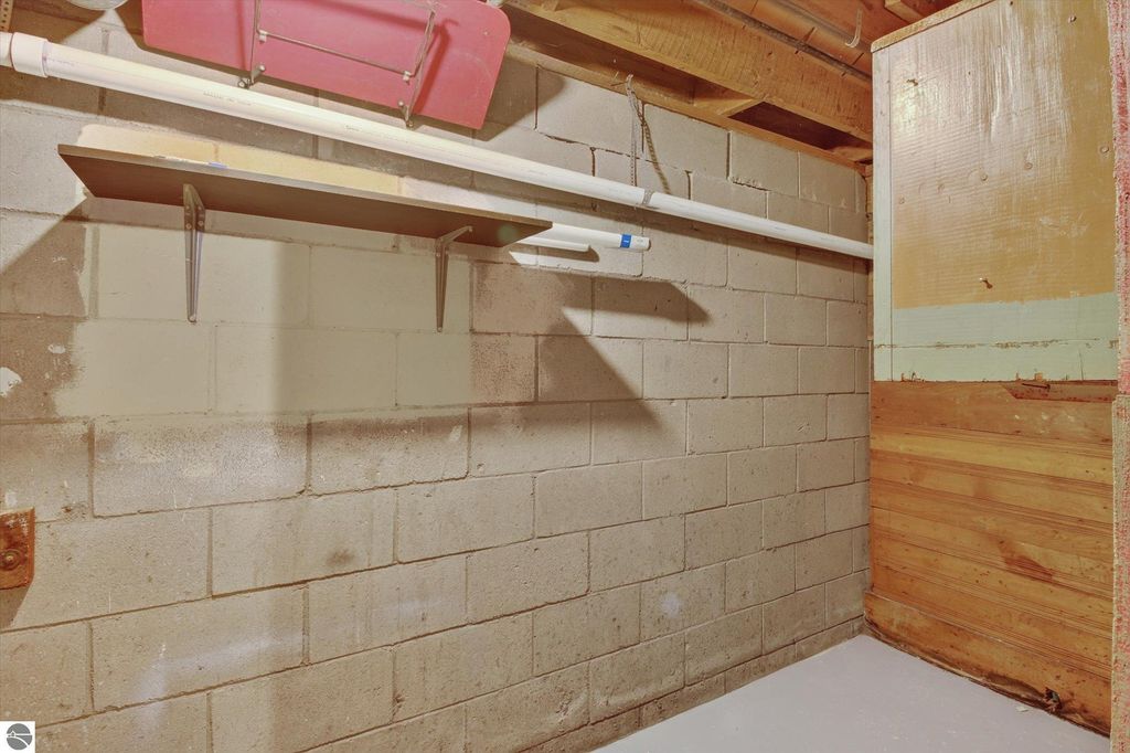 Image 41 of property listing at 510 E Saginaw Street, St Louis, MI 48880