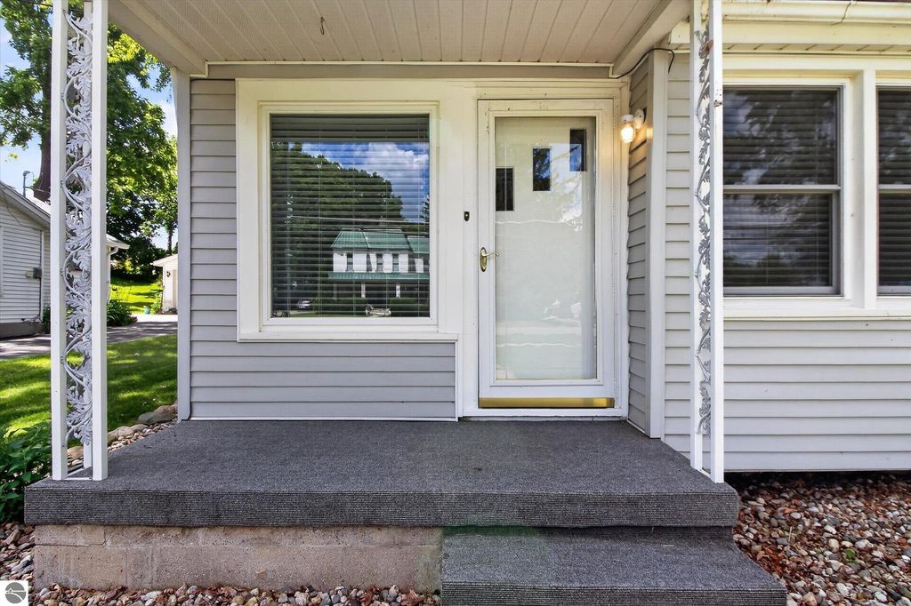 Image 43 of property listing at 510 E Saginaw Street, St Louis, MI 48880