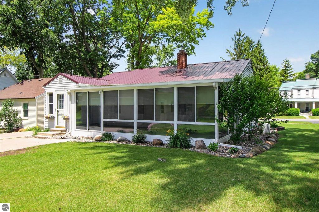 Image 52 of property listing at 510 E Saginaw Street, St Louis, MI 48880