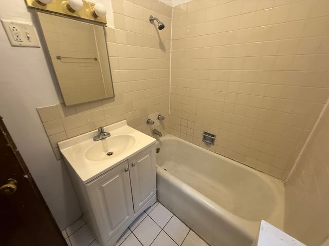 3152 N Linder Avenue 1, Chicago, IL 60641