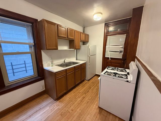 3152 N Linder Avenue 1, Chicago, IL 60641