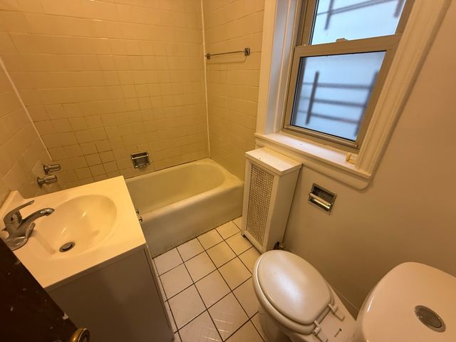 3152 N Linder Avenue 1, Chicago, IL 60641