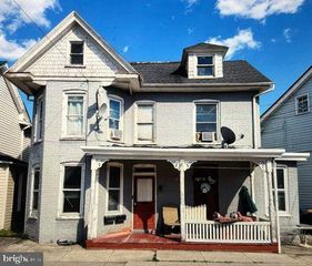 137 N POTOMAC STREET, Waynesboro, PA 17268