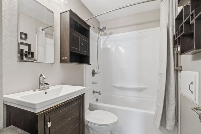 1241 30th Street SE, Cedar Rapids, IA 52403