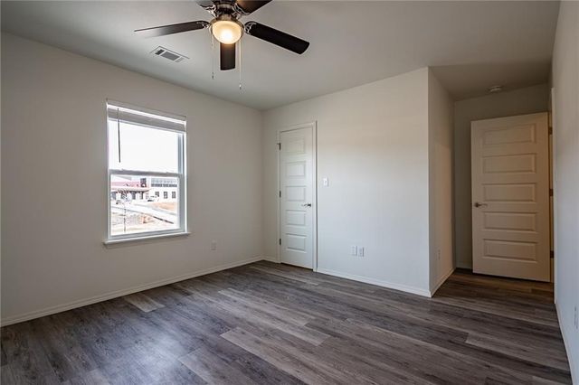 825 S Rupple Road 2, Fayetteville, AR 72704