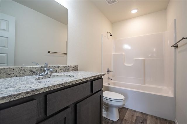 825 S Rupple Road 2, Fayetteville, AR 72704