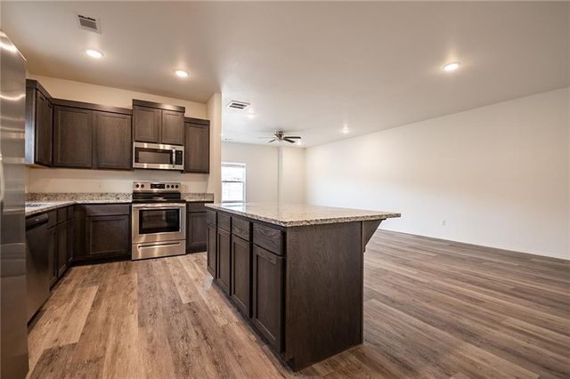 825 S Rupple Road 2, Fayetteville, AR 72704