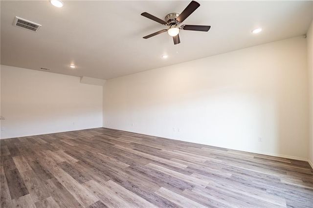 825 S Rupple Road 2, Fayetteville, AR 72704
