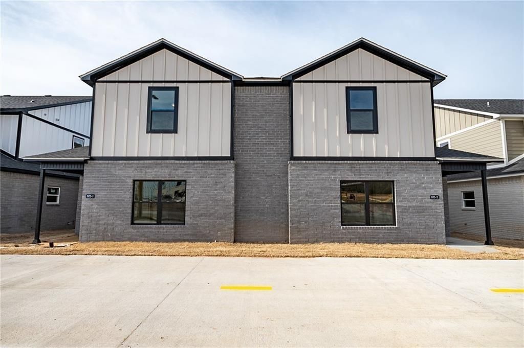 825 S Rupple Road 2, Fayetteville, AR 72704