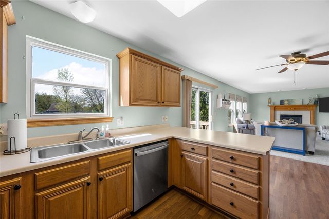 1321 Acacia Drive NE, Cedar Rapids, IA 52402