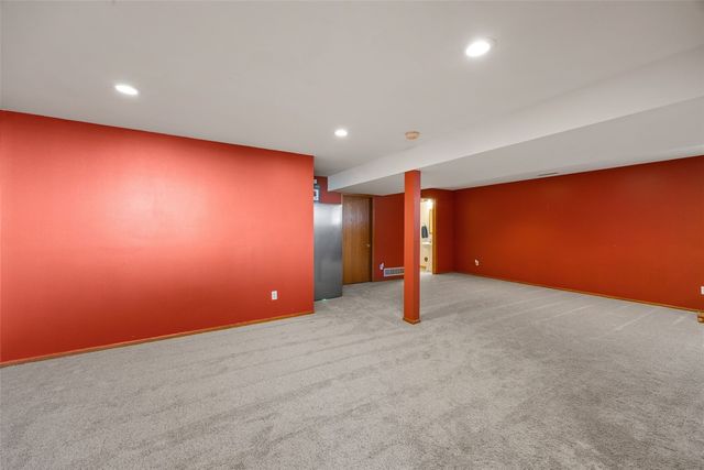 1321 Acacia Drive NE, Cedar Rapids, IA 52402