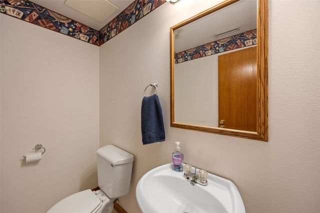 1321 Acacia Drive NE, Cedar Rapids, IA 52402
