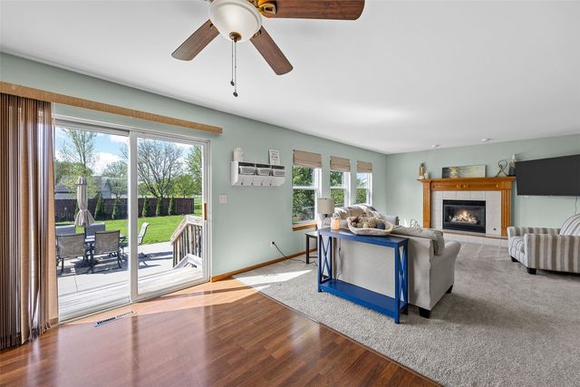1321 Acacia Drive NE, Cedar Rapids, IA 52402