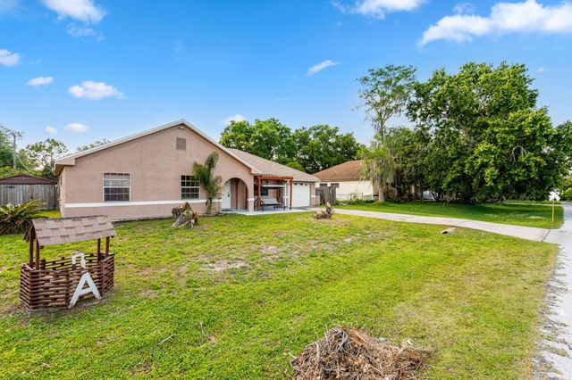 950 SE Taft Ave Avenue, Palm Bay, FL 32909