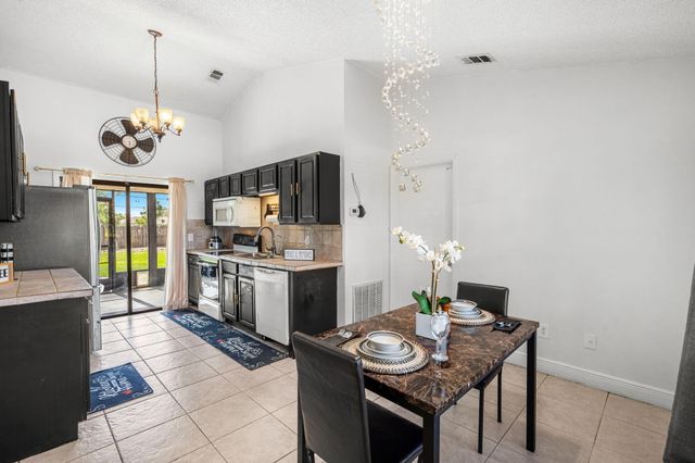 950 SE Taft Ave Avenue, Palm Bay, FL 32909