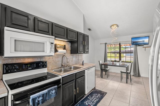 950 SE Taft Ave Avenue, Palm Bay, FL 32909