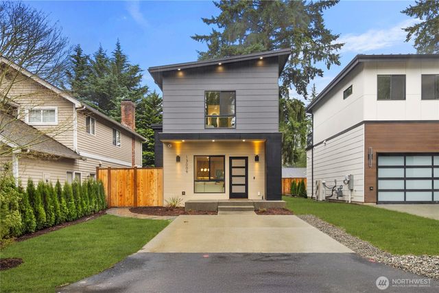 13009 NE 104th Place, Kirkland, WA 98033