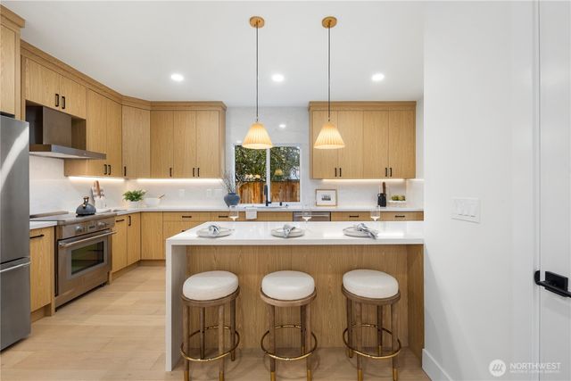 13009 NE 104th Place, Kirkland, WA 98033